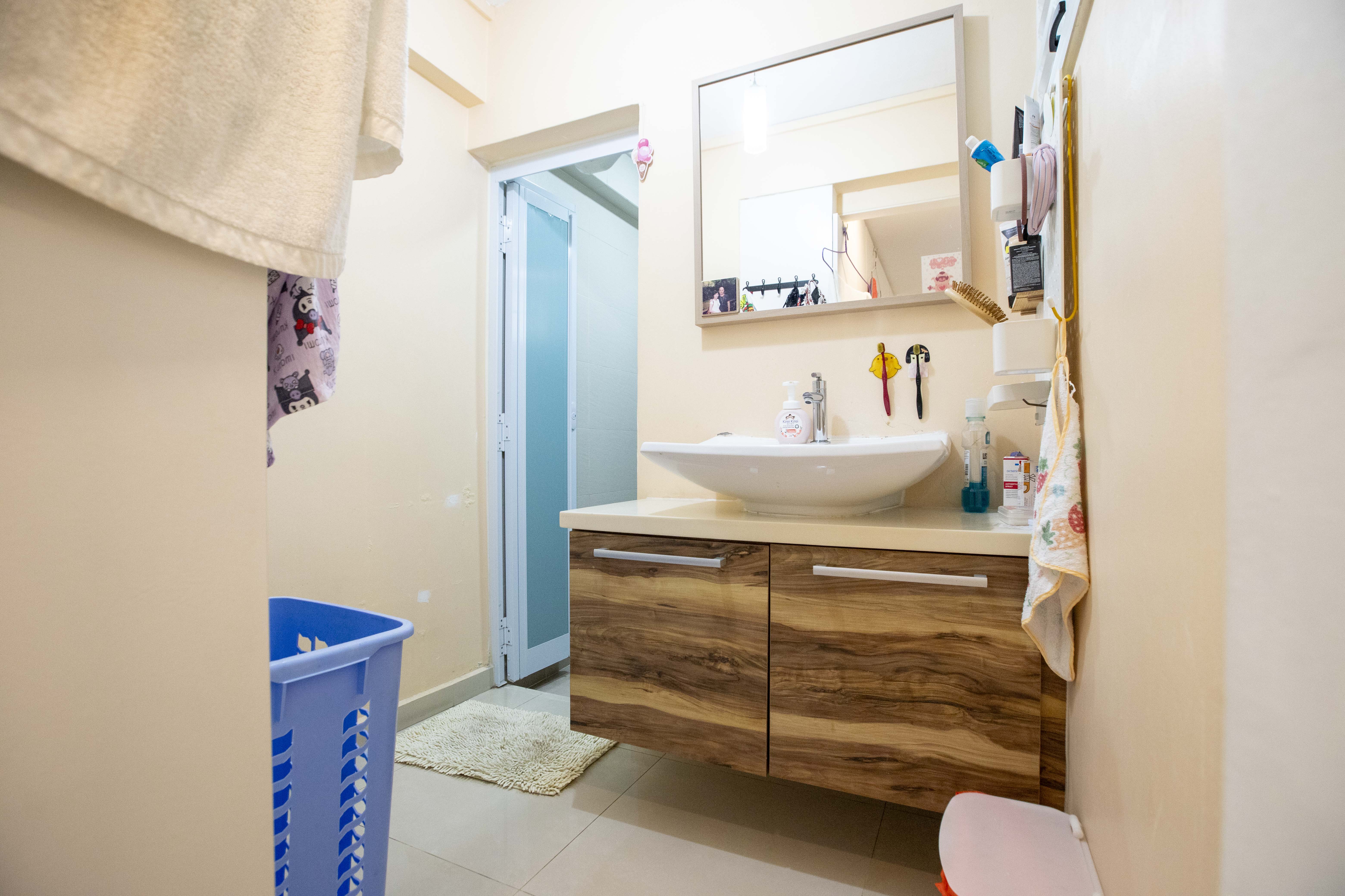 666 Yishun Avenue 4, Jumbo HDB 6-Bedroom in Yishun, Singapore